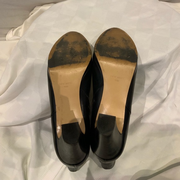 Lightly worn Nine West black heeled booties - Picture 3 of 8